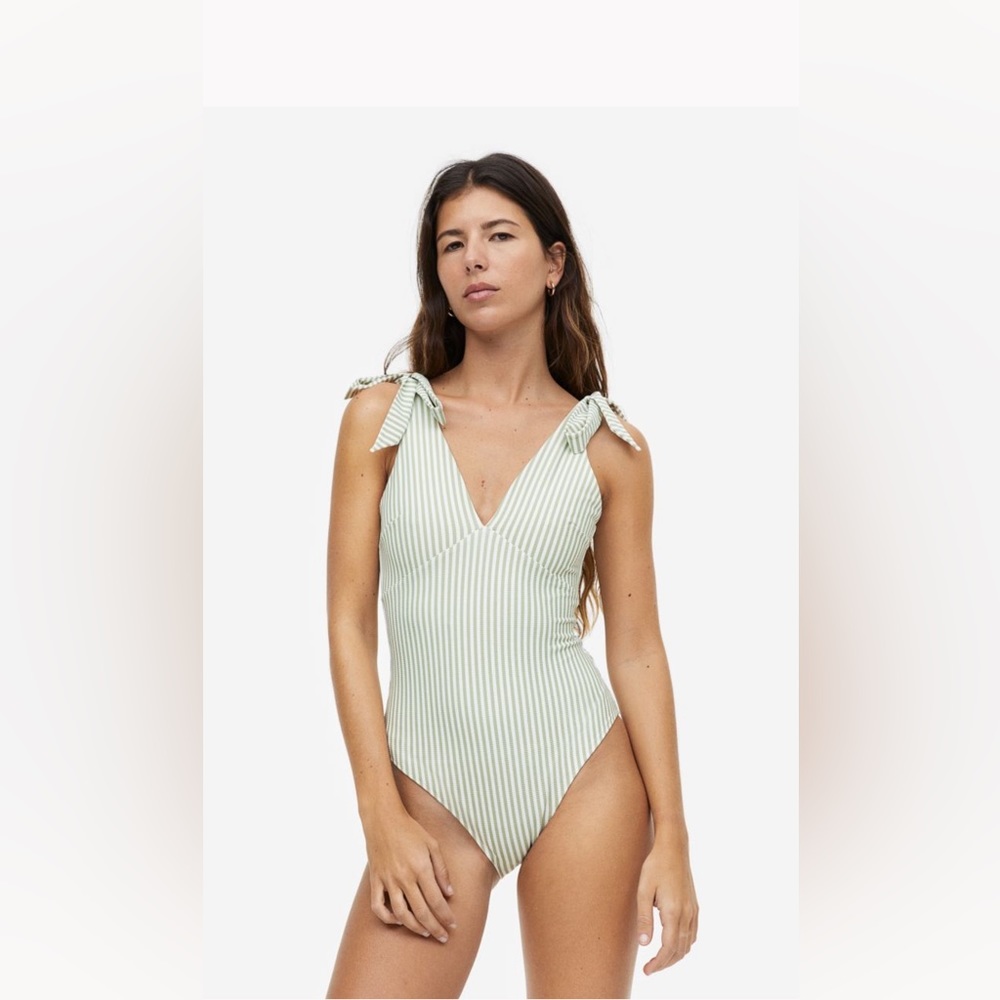 H&M Highleg Swimsuit NWT